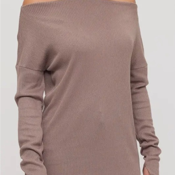 NWT AND Women's Off-Shoulder Sweater - Mocha - Picture 3 of 4